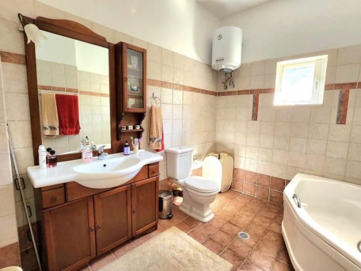 Image No.18-6 Bed Duplex for sale