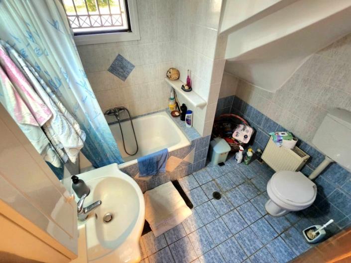 Image No.24-6 Bed House for sale