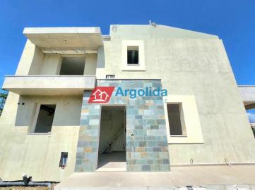 1 - Corinthia, House