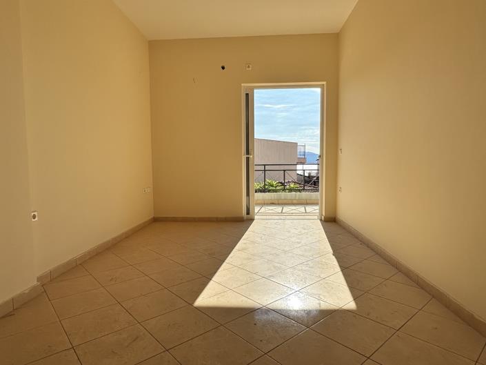 Image No.10-1 Bed Apartment for sale