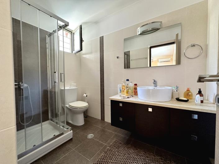 Image No.16-Maison / Villa de 4 chambres à vendre à Kiveri