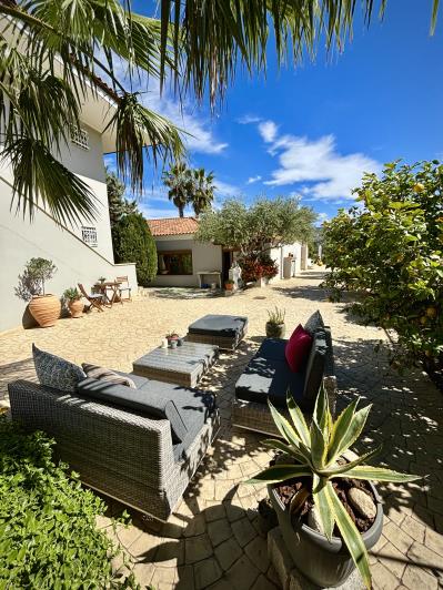 Image No.41-5 Bed Villa for sale