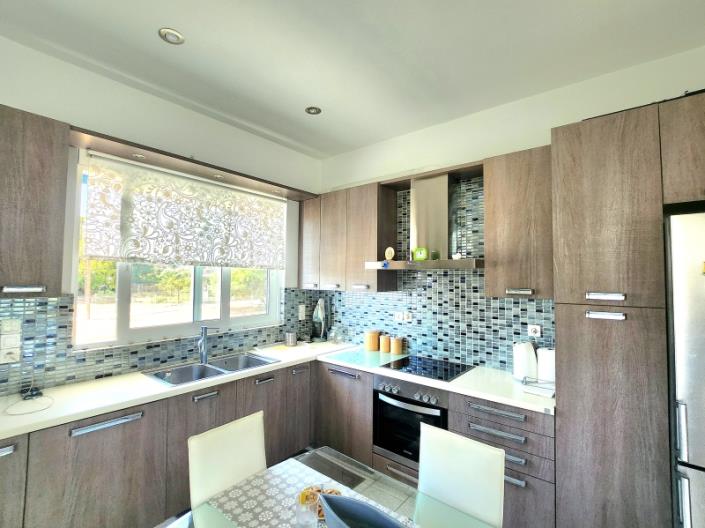 Image No.11-4 Bed House for sale