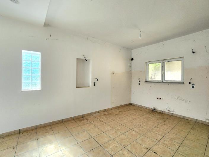 Image No.11-4 Bed House for sale