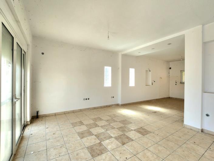 Image No.19-4 Bed House for sale