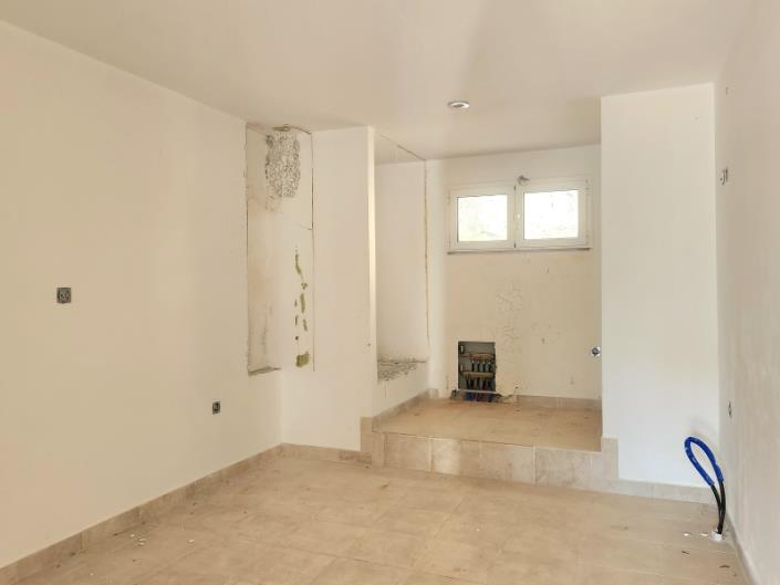 Image No.21-4 Bed House for sale