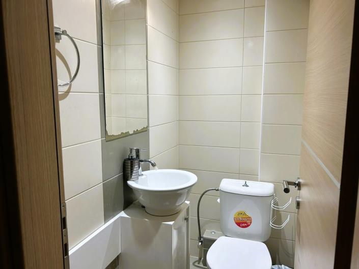 Image No.6-4 Bed Semi-Detached for sale