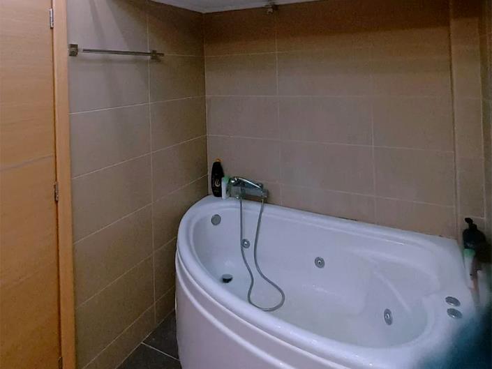 Image No.17-4 Bed Semi-Detached for sale