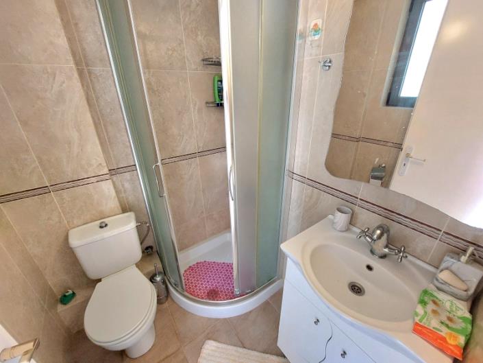 Image No.19-2 Bed House for sale