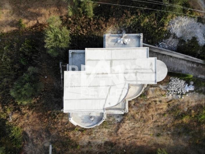 Image No.6-4 Bed House for sale