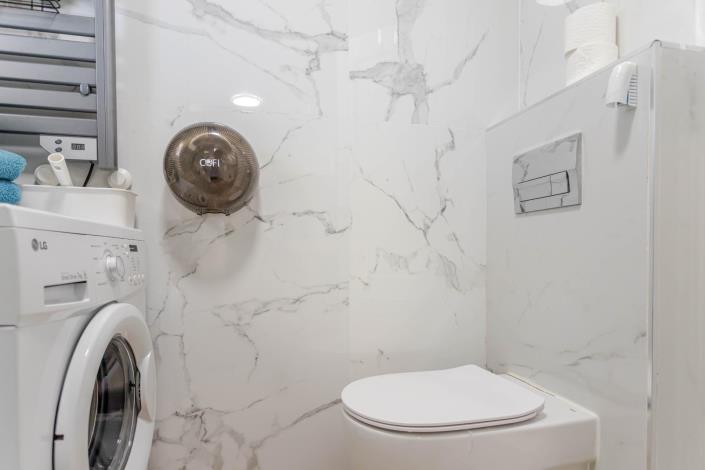 Image No.17-2 Bed Townhouse for sale