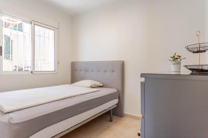 Image No.18-2 Bed Townhouse for sale