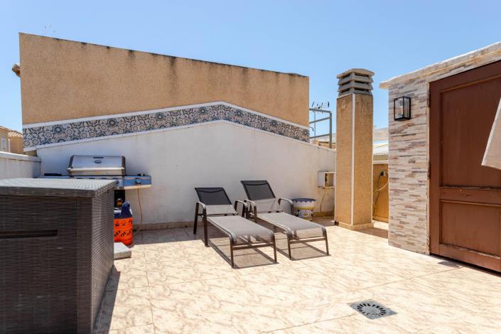 Image No.21-2 Bed Townhouse for sale