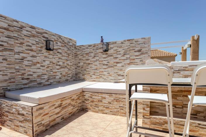 Image No.22-2 Bed Townhouse for sale