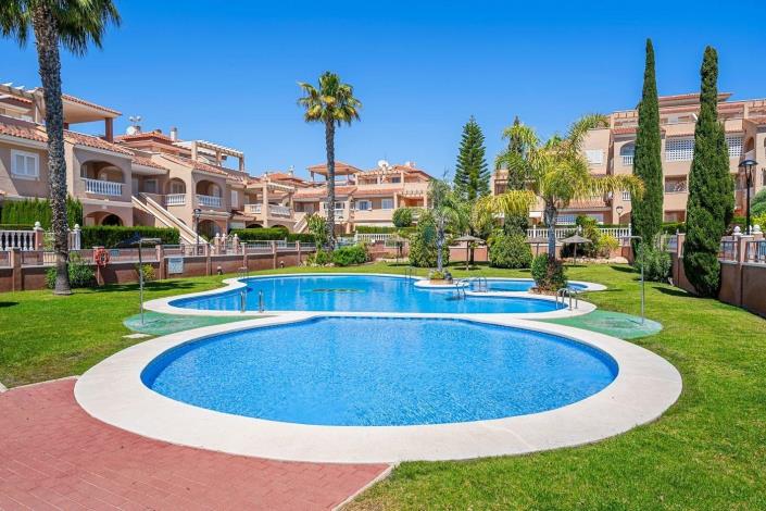 Image No.41-3 Bed Townhouse for sale