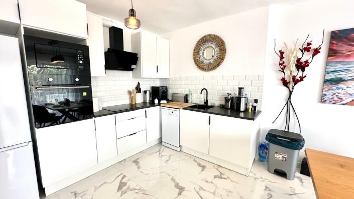 Image No.8-2 Bed Apartment for sale