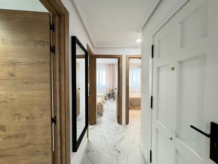 Image No.15-4 Bed Apartment for sale