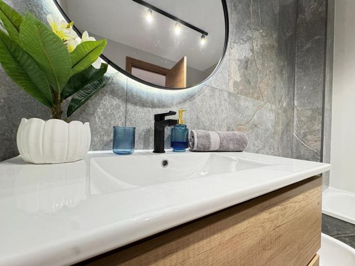 Image No.18-4 Bed Apartment for sale