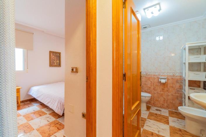 Image No.20-2 Bed Apartment for sale