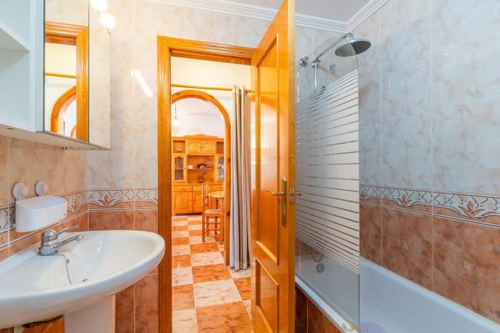 Image No.23-2 Bed Apartment for sale