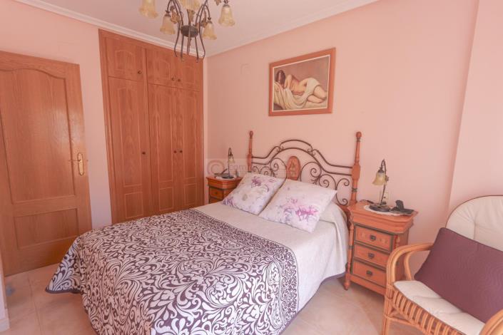 Image No.12-3 Bed Townhouse for sale