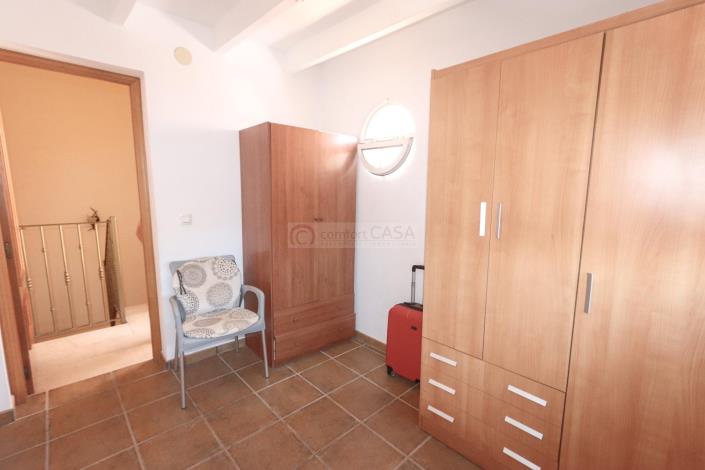 Image No.17-3 Bed Townhouse for sale