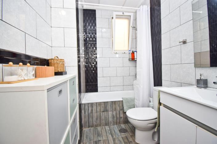 Image No.10-3 Bed Apartment for sale