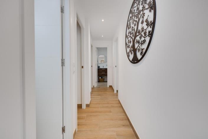 Image No.17-3 Bed Apartment for sale