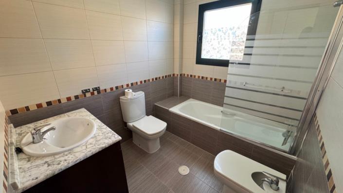 Image No.28-3 Bed Villa for sale