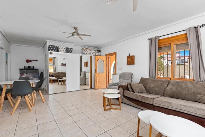 Image No.2-5 Bed Villa for sale