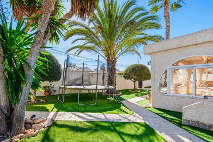 Image No.37-5 Bed Villa for sale