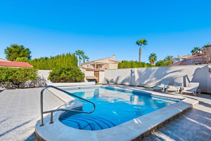 Image No.44-5 Bed Villa for sale