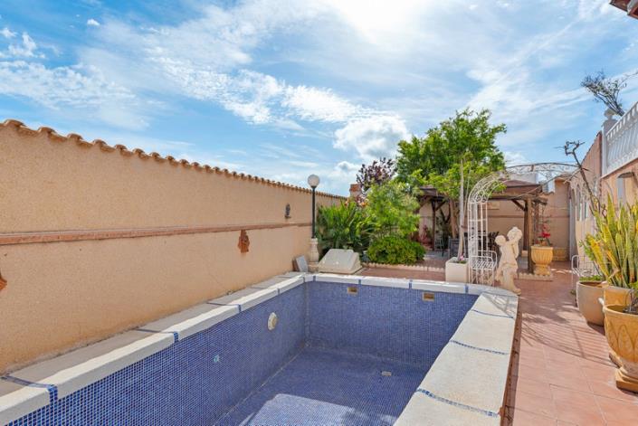 Image No.10-3 Bed Villa for sale