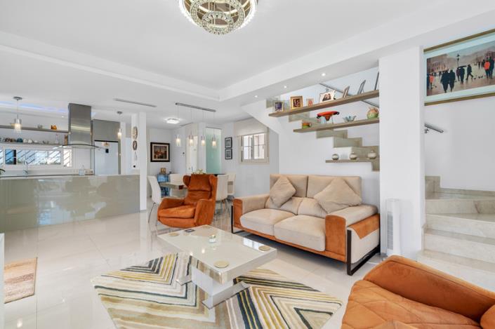 Image No.8-3 Bed Villa for sale