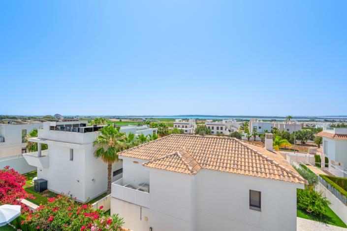 Image No.41-3 Bed Villa for sale