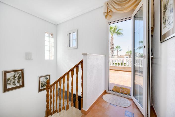 Image No.22-3 Bed Villa / Detached for sale