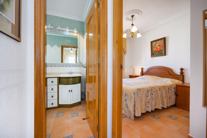 Image No.31-3 Bed Villa / Detached for sale