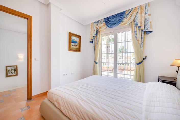 Image No.26-3 Bed Villa / Detached for sale