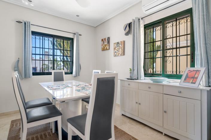 Image No.14-3 Bed Villa / Detached for sale