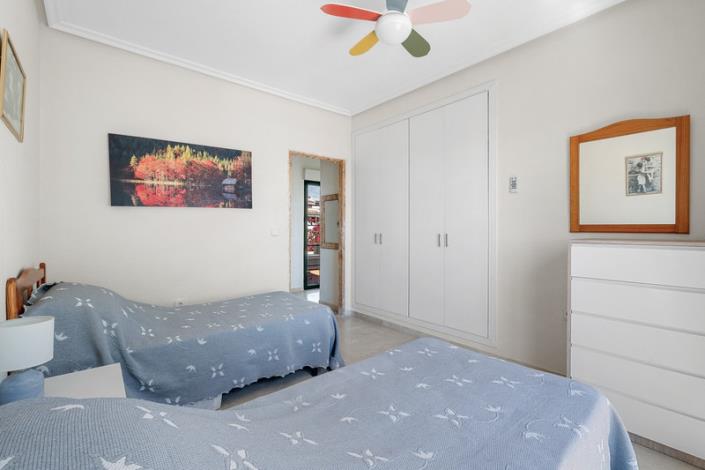 Image No.24-3 Bed Villa / Detached for sale