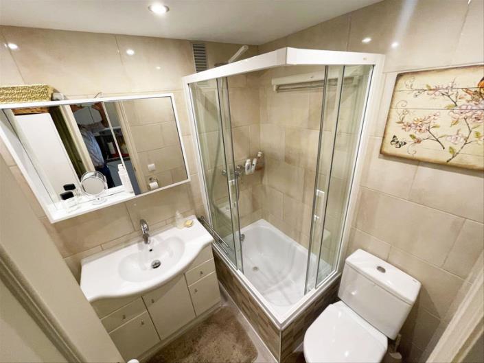 Image No.18-1 Bed Apartment for sale