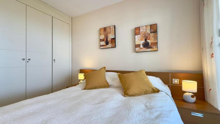 Image No.20-2 Bed Apartment for sale