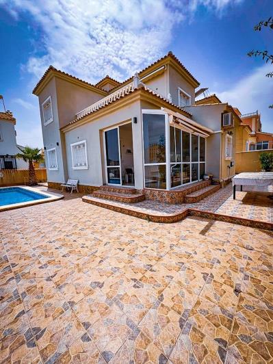 Image No.3-Villa de 4 chambres à vendre à Dehesa de Campoamor