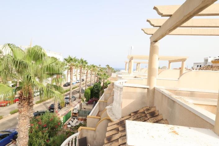 Image No.25-3 Bed Townhouse for sale