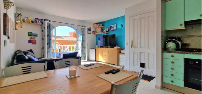 Screenshot-2025-08-28-at-10-16-10-Resales-Online