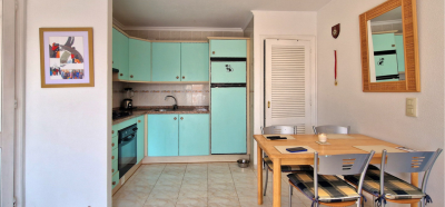 Screenshot-2025-08-28-at-10-16-45-Resales-Online