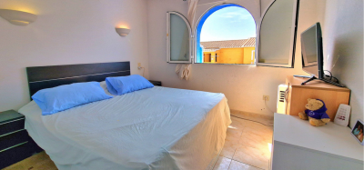 Screenshot-2025-08-28-at-10-17-27-Resales-Online