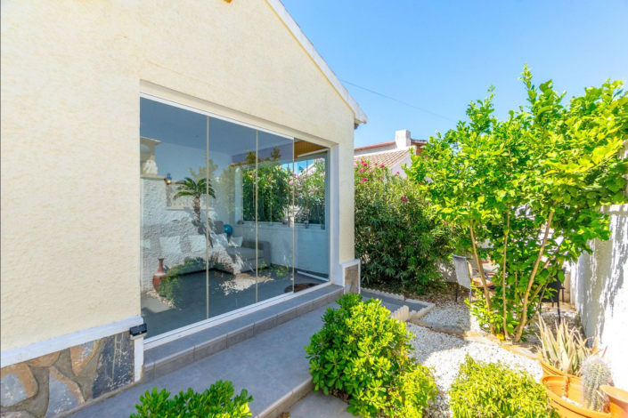 Image No.4-2 Bed Villa / Detached for sale