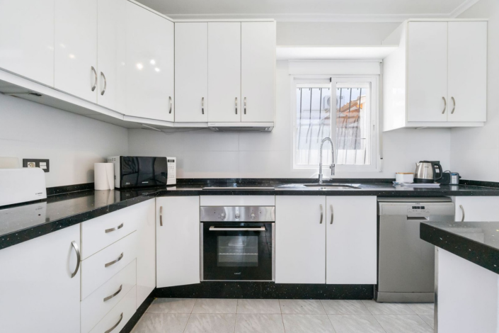 Image No.9-2 Bed Villa / Detached for sale