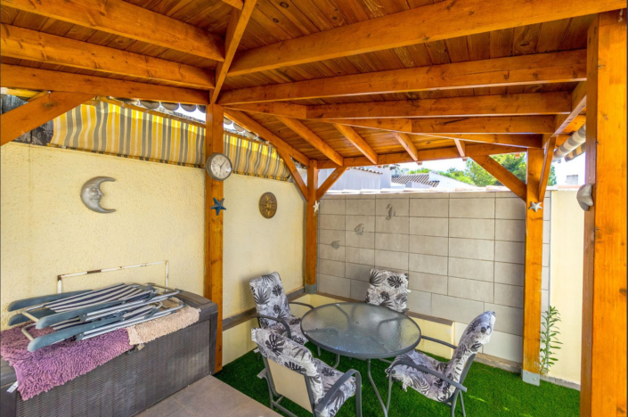 Image No.26-2 Bed Villa / Detached for sale